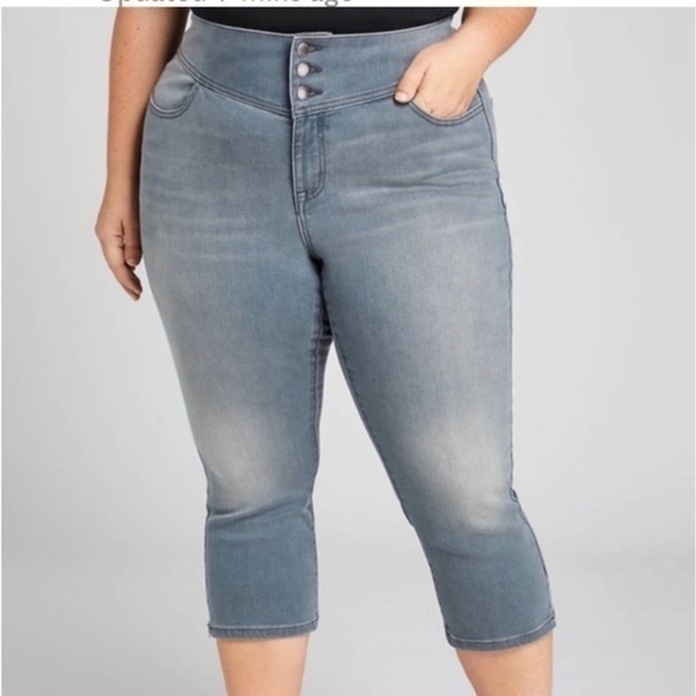 Lane Bryant Plus Size High Rise Light Wash Jegging Crop 18